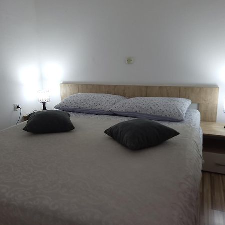 Apartment & Room Toma 斯莫利亚纳茨 外观 照片