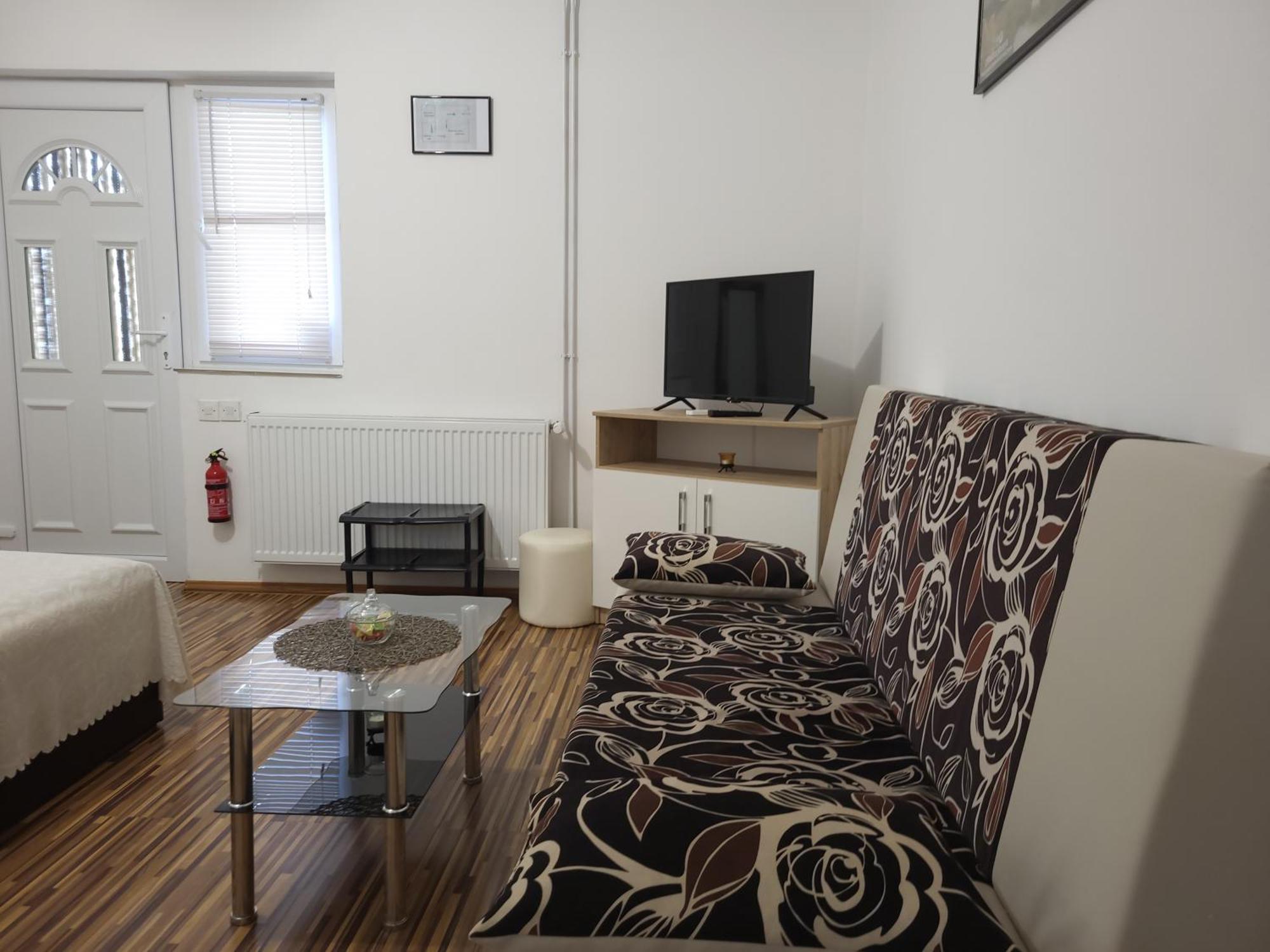 Apartment & Room Toma 斯莫利亚纳茨 外观 照片
