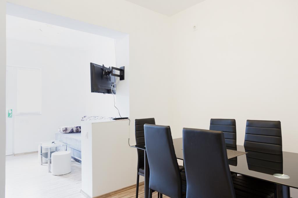 Apartment & Room Toma 斯莫利亚纳茨 外观 照片