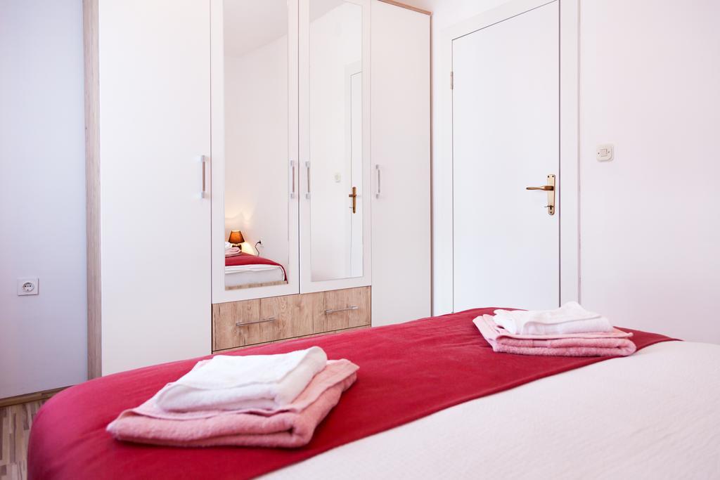 Apartment & Room Toma 斯莫利亚纳茨 外观 照片