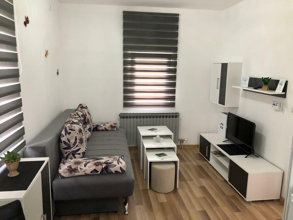 Apartment & Room Toma 斯莫利亚纳茨 外观 照片