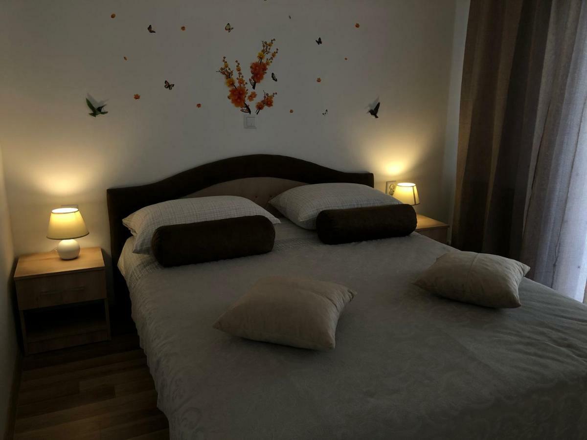 Apartment & Room Toma 斯莫利亚纳茨 外观 照片